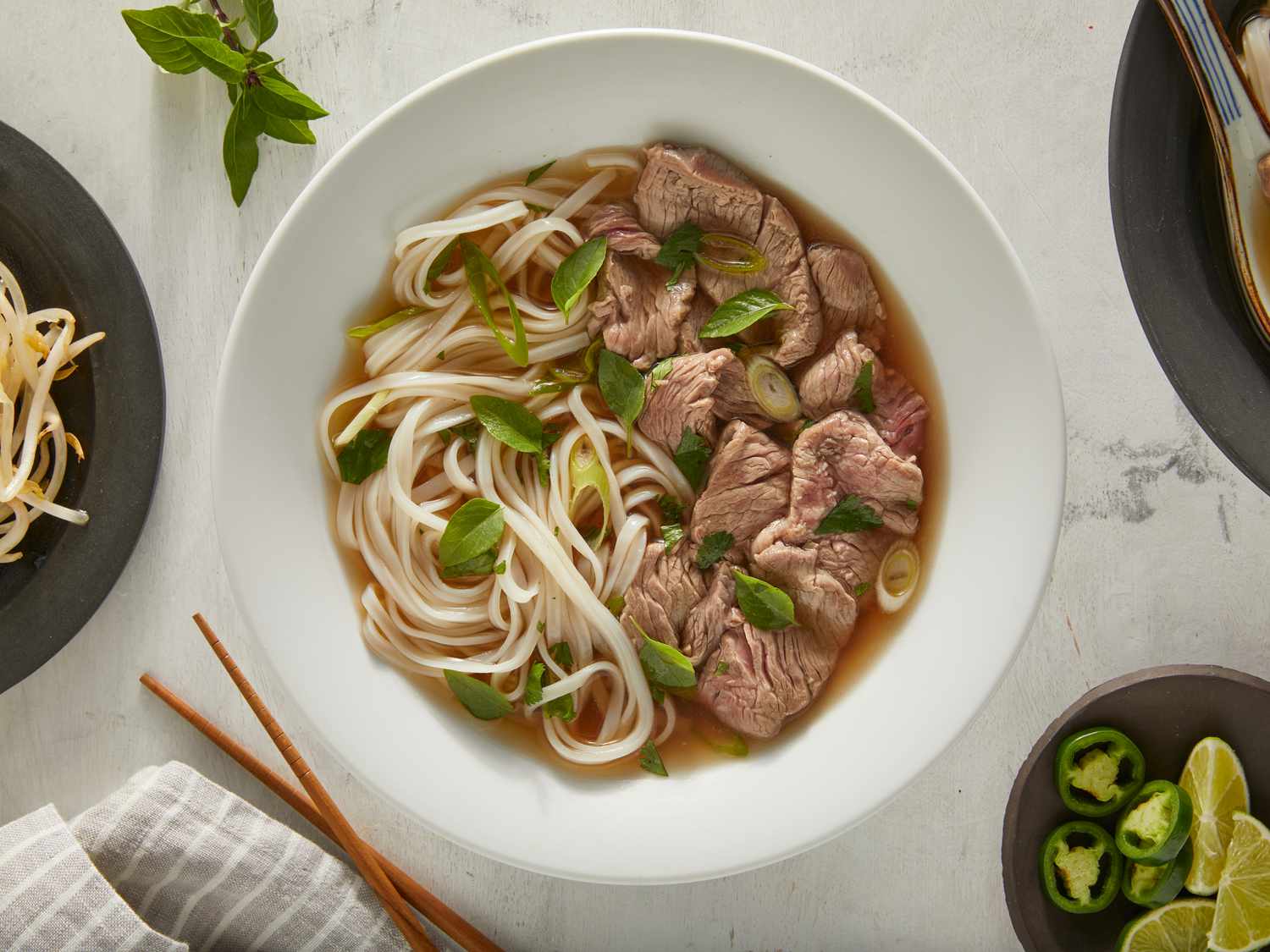 Resep Pho Vietnam Otentik: Kuah Kaldu Hangat yang Bikin Nagih