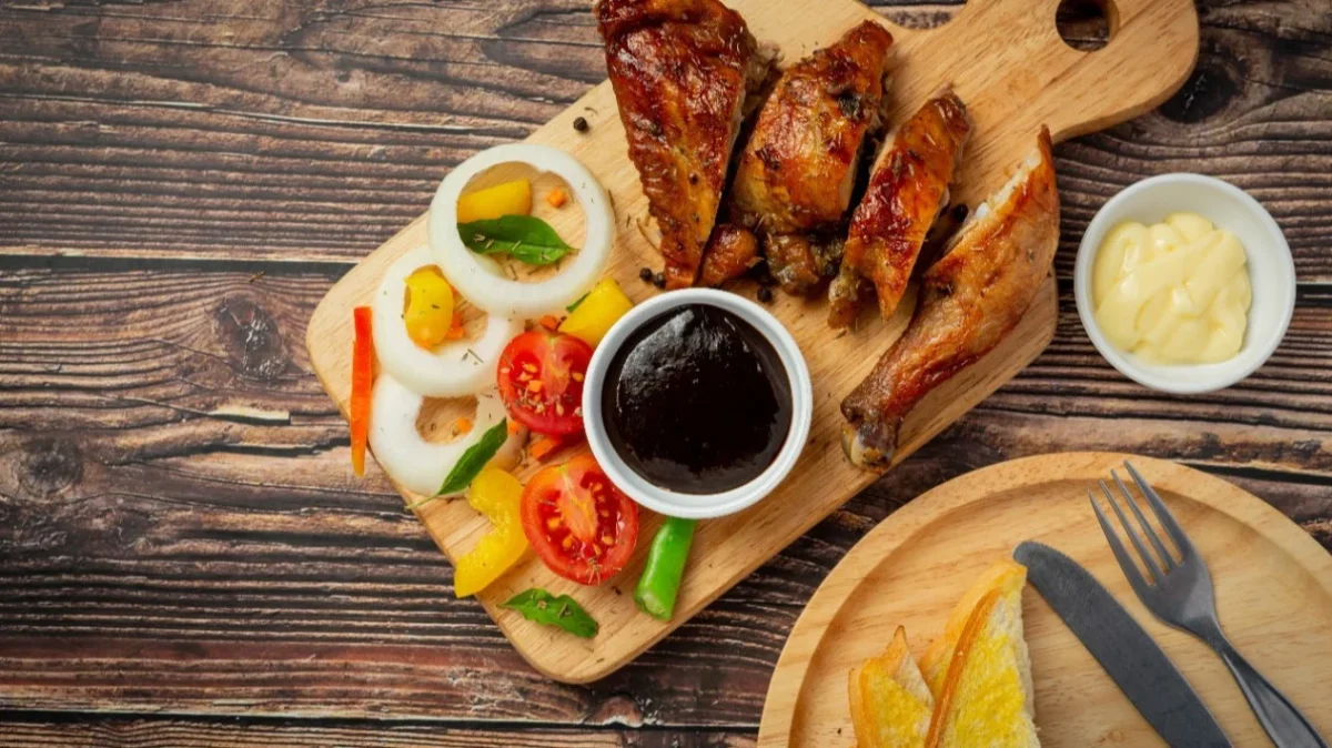 Resep Ayam Bakar Madu Teflon: Bumbu Meresap, Praktis, dan Cocok untuk Menu Keluarga